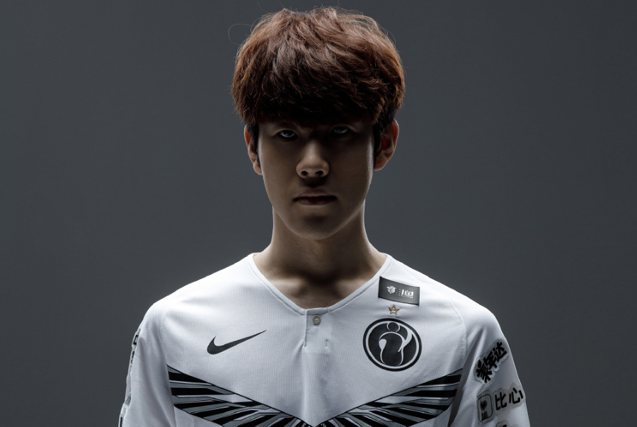 资讯全网寻找对面视角 我很想知道当时他看到了什么