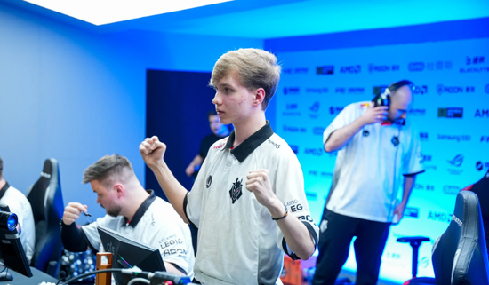 Team Spirit bench magixx