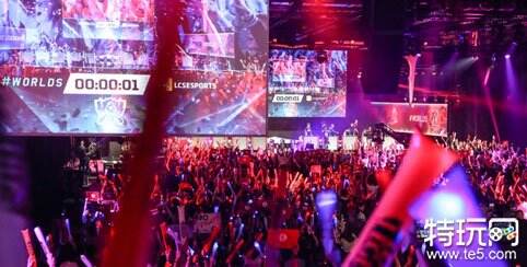 Royal Never Give Up 击败了 Oh My God ， Bilibili Gaming 以 2：1 战胜了 Weibo Gaming ，在 LPL 第二分区 2025